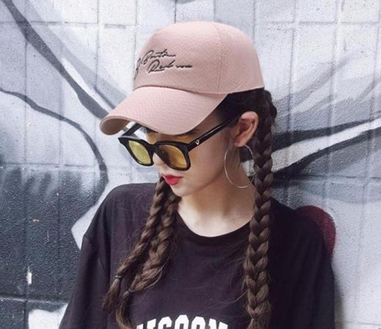 美麗的帽子，帶給你不一樣的春天